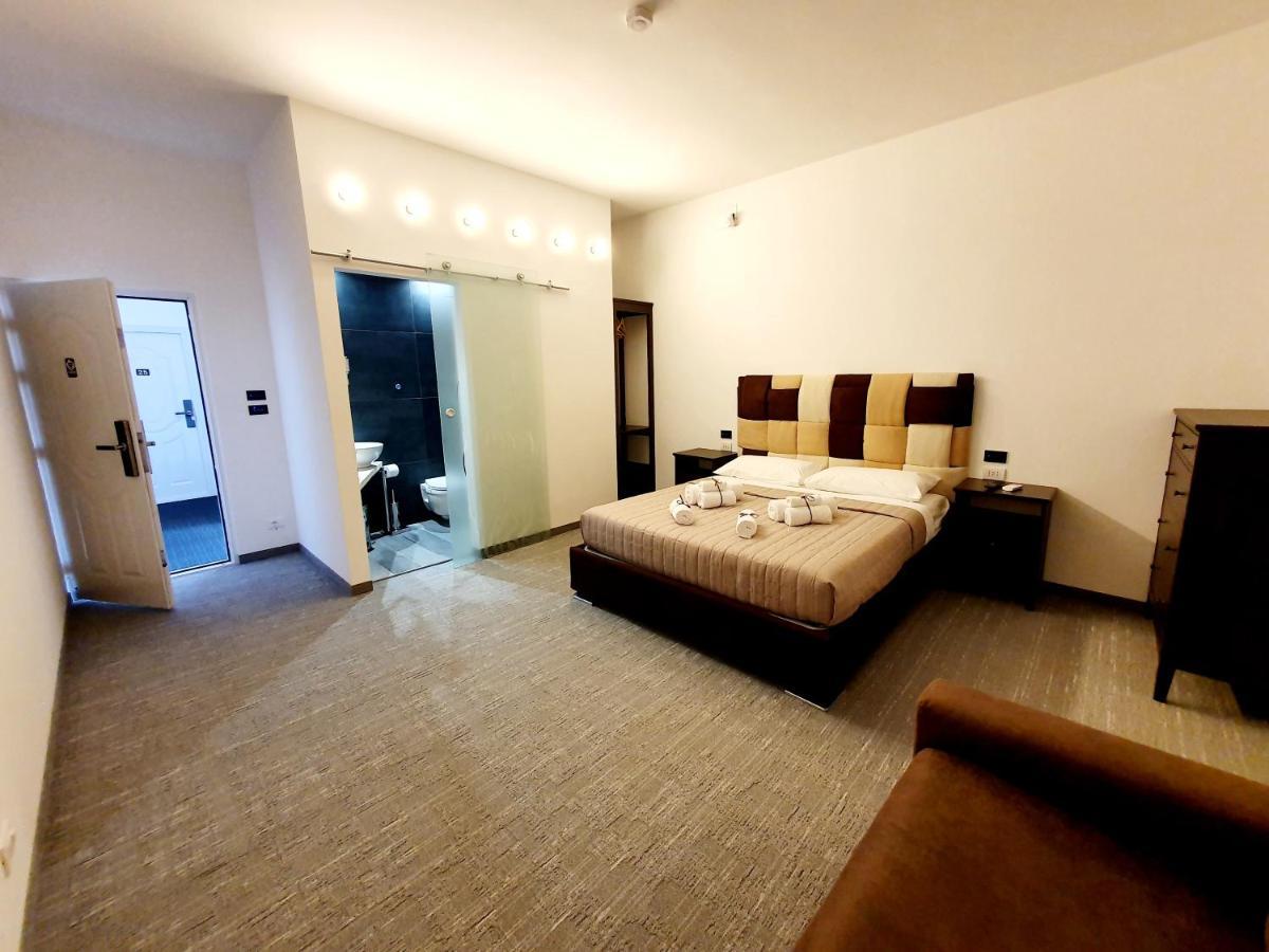 Camere Fiera Verona - Casanostra Bagian luar foto